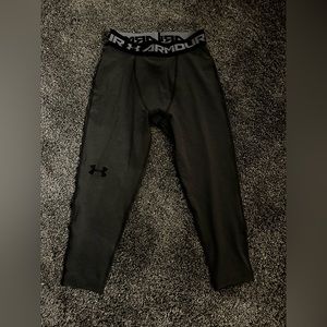 Under armor heat gear leggings for under shorts or pants men’s size Medium